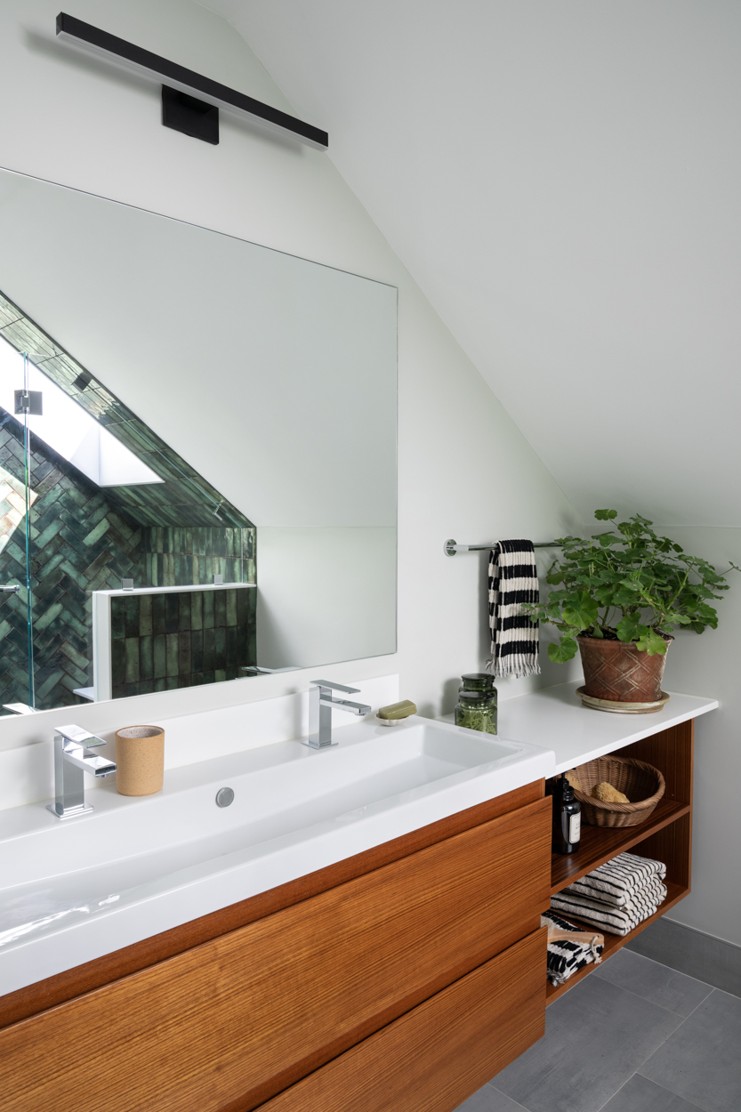 Observatory Hill Modern Victorian — detail